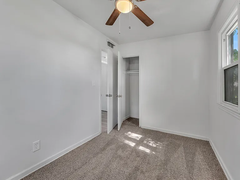 610 Elm St — Photo 18
