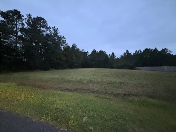 224 Lakes Dr, Brunswick, GA 31523