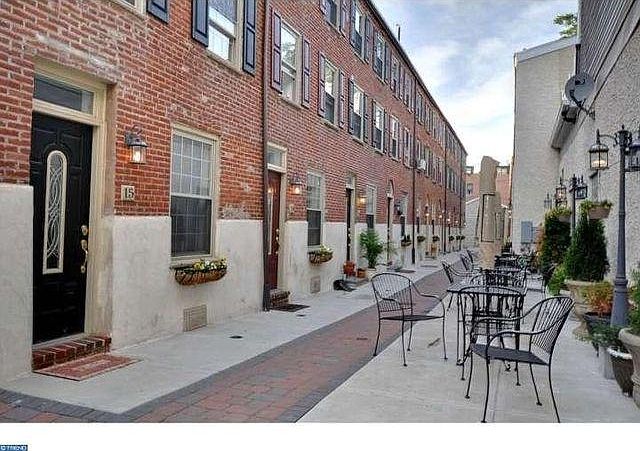 Courtyard View