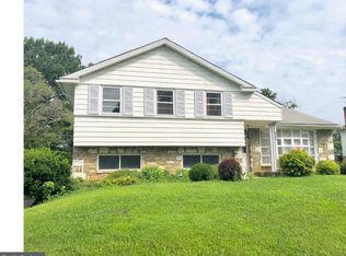 7626 Oak Lane Rd, Cheltenham, PA 19012