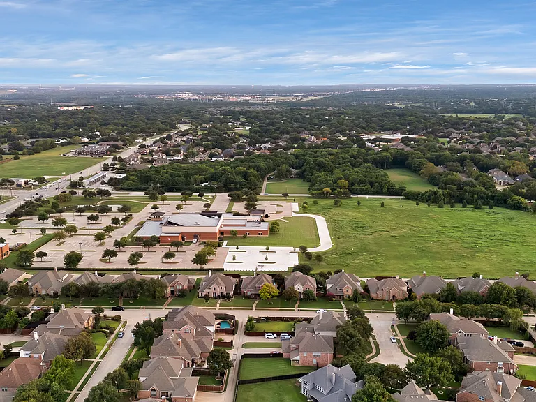 5708 McKinley Ln — Photo 37