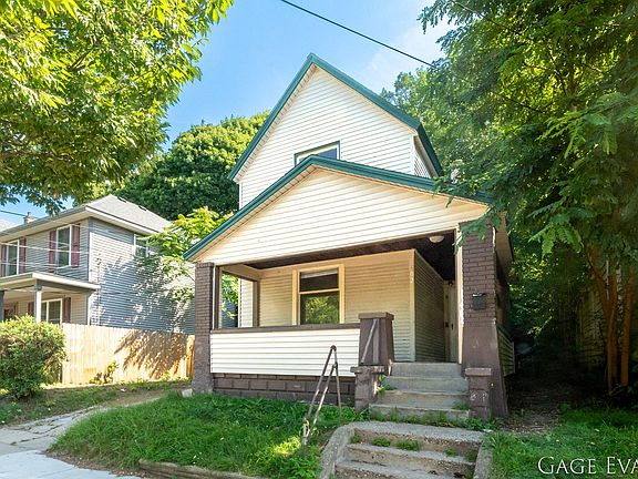 2nd image of 902 Sherman St SE
