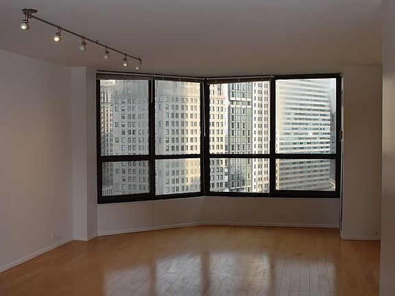 5th image of 405 N Wabash Ave Unit 1307