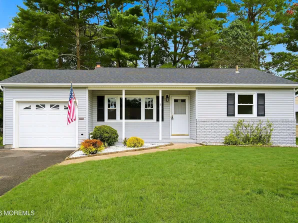 9 Hamilton Court, Toms River, NJ 08757