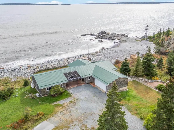 6969 Highway 3, Hunts Pt, NS B0T 1G0