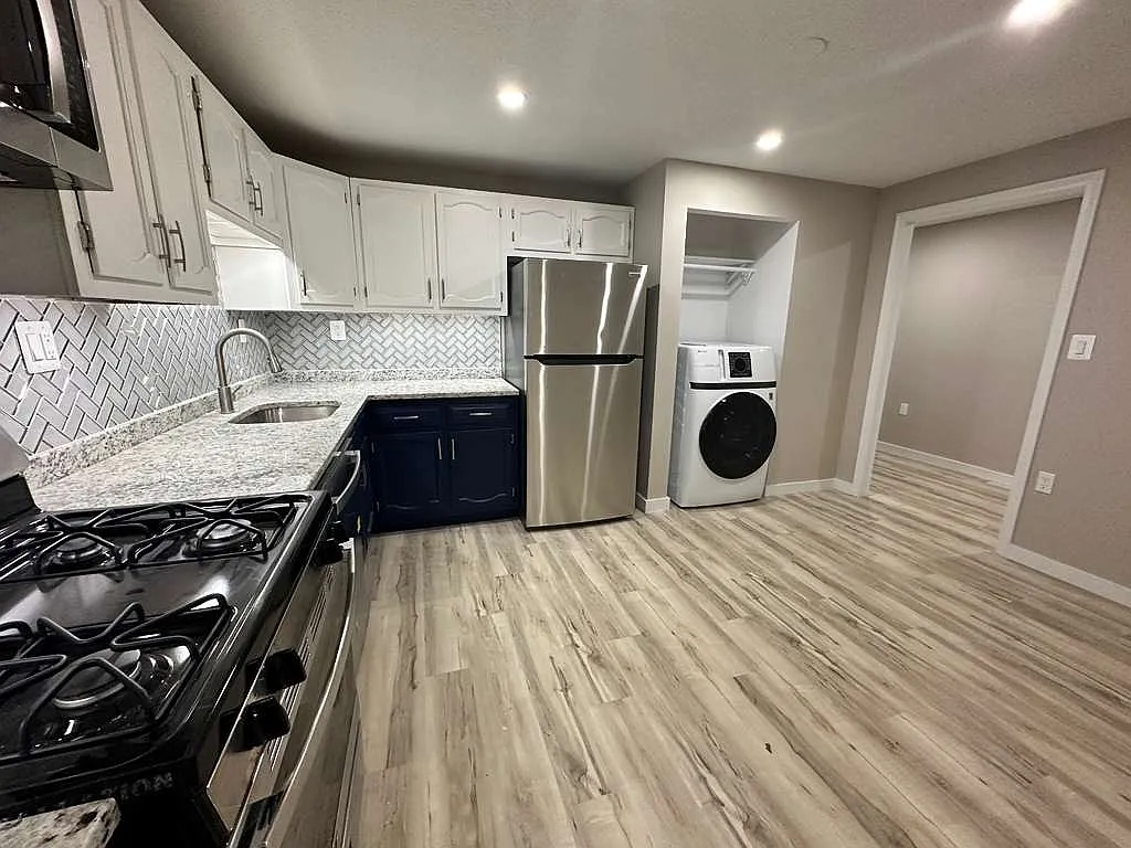 3 bed, 1165 sqft, $2,385 — Photo 4