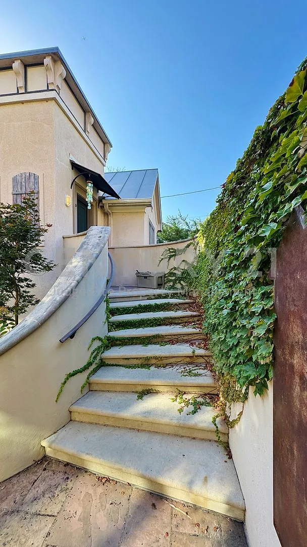 Fully Detached 1/1 In Desirable St. Thomas District Of Uptown No Shared Walls! — Photo 4
