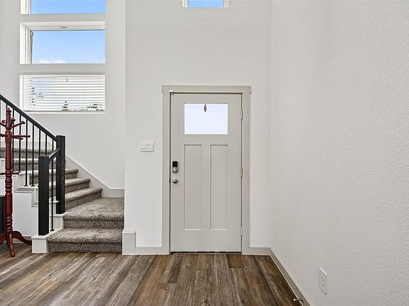 5th image of 1023 Park Crest Dr