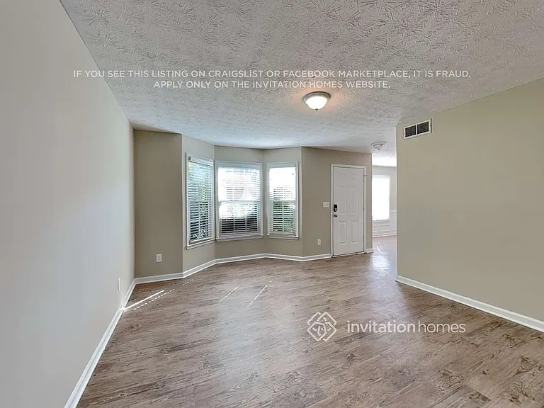 3925 Riversong Dr — Photo 4