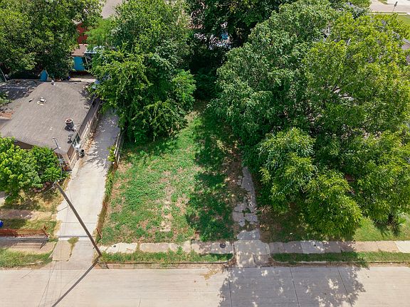 3rd image of 5027 Echo Ave