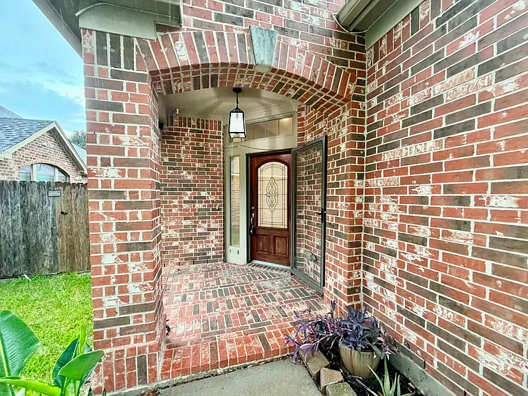 5607 Wagon Wheel Ln — Photo 2