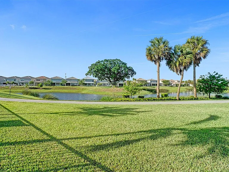 4764 Eucalyptus Dr — Photo 67