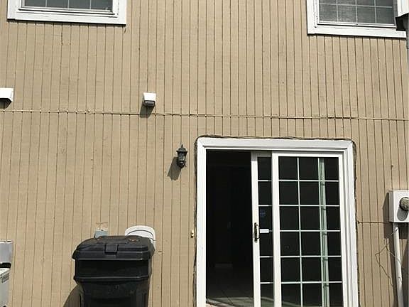 2nd image of 227 N Palmyra Dr