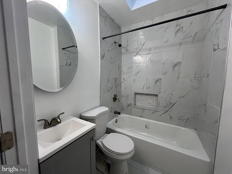 254 W Sheldon St — Photo 19