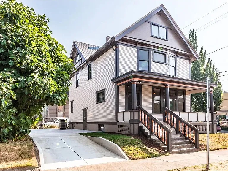 604 SE Harrison St — Photo 1