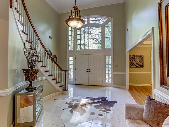 5th image of 3726 Saint Philip Dr