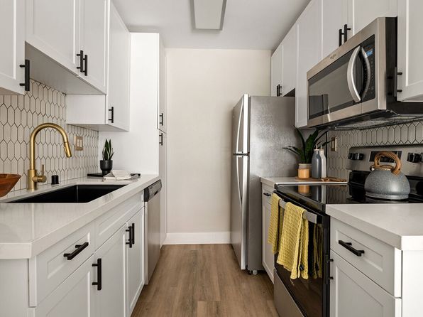 1738 Canyon Dr APT 321