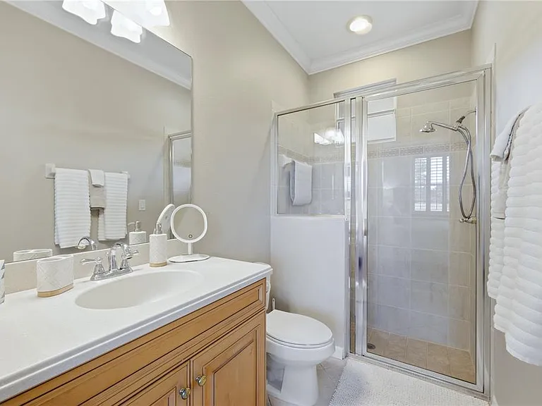 490 Montelluna Dr — Photo 21