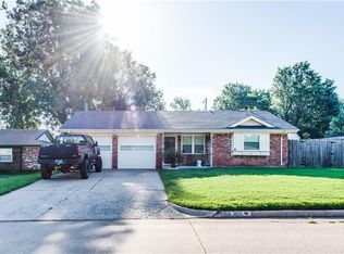303 N Ranchwood Blvd, Yukon, OK 73099