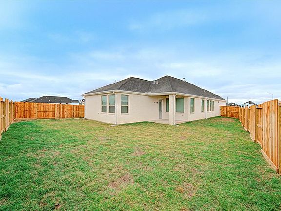 4th image of 29607 Sterling Knoll Dr
