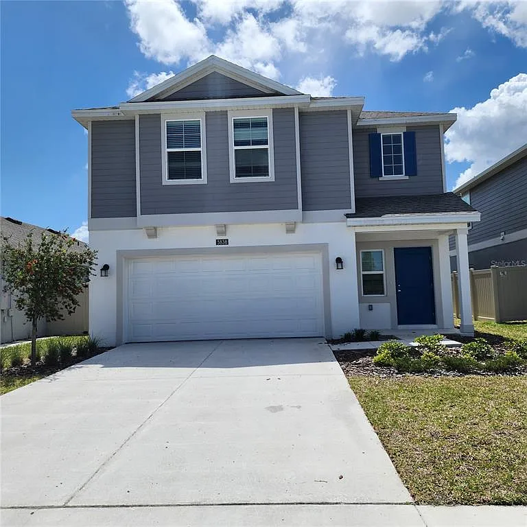 4 bed, 2.5 bath, 2370 sqft, $2,300 — Photo 3