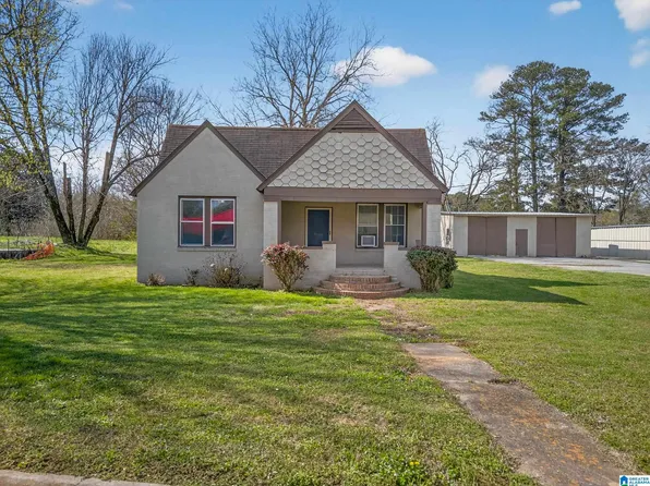 104 Main St, Weaver, AL 36277