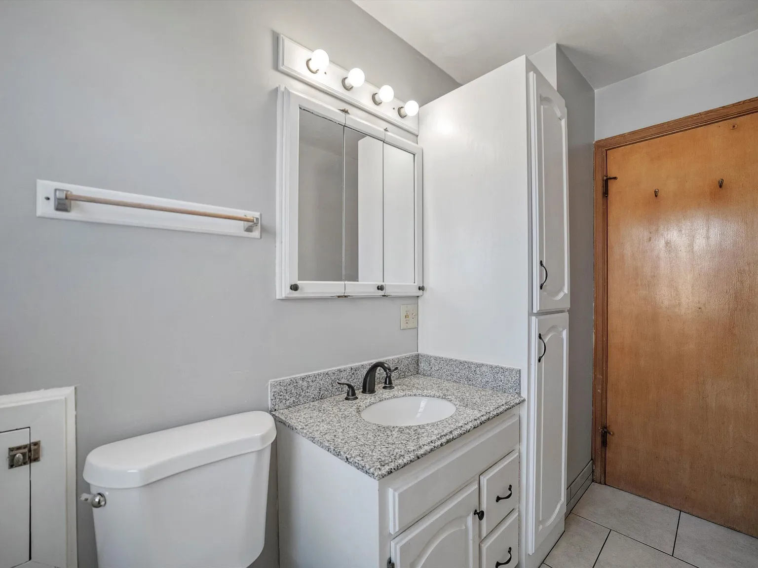 2 bed, 1150 sqft, $1,575 — Photo 2