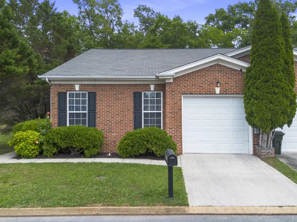 1809 Jackson Square Dr, Hixson, TN 37343
