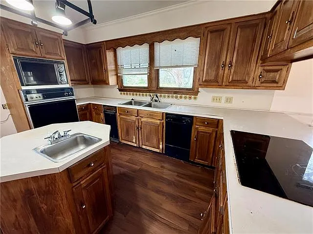 809 Mallard St — Photo 6