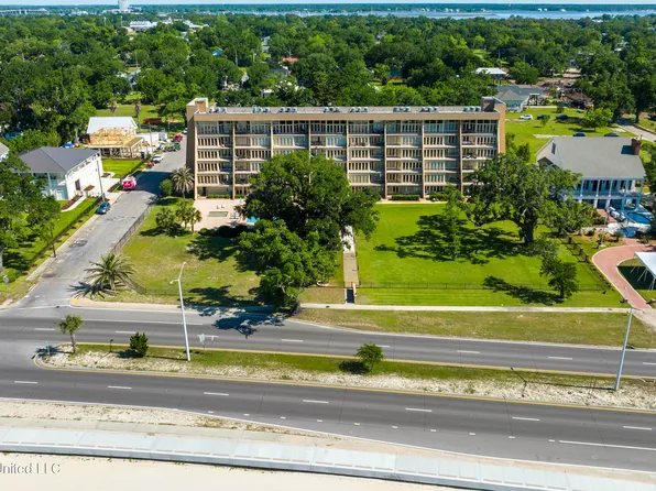 520 Beach Blvd APT 404, Biloxi, MS 39530