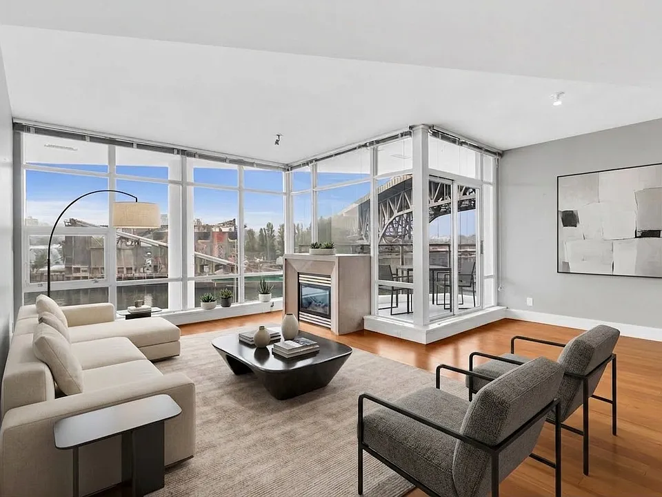 628 Kinghorne Mews #603