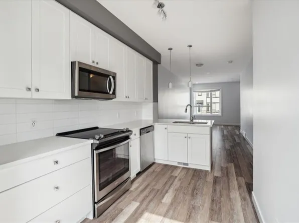 (undisclosed Address), Calgary, AB T3R 1V5