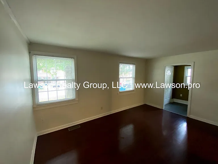 2420 Winthrop Ave SW — Photo 9
