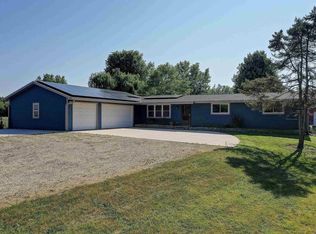 N3562 River Rd, Columbus, WI 53925