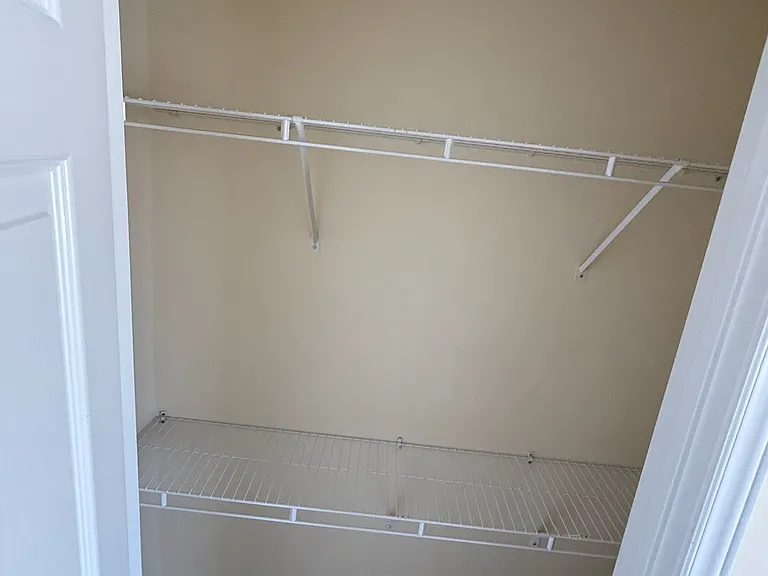 33 Cheltenham Dr — Photo 13