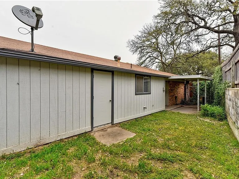 3404 S Oak Dr #A — Photo 8