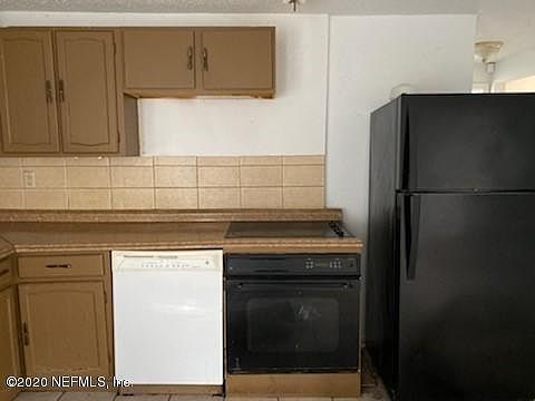 5th image of 5631 Alta St