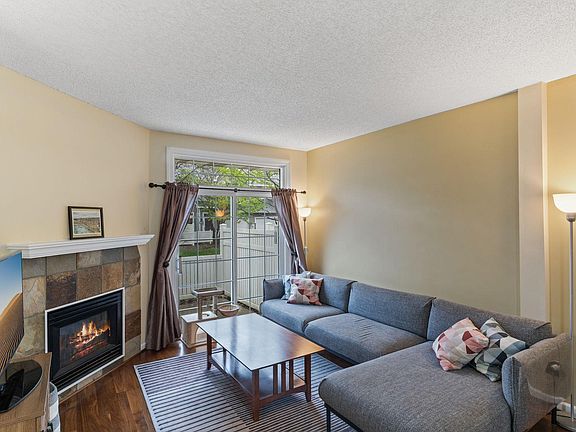 4th image of 17918 Cobblestone Way