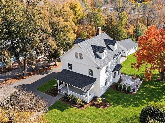 2nd image of 242 Lexington Rd