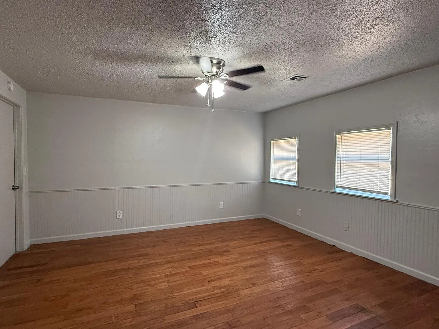 3 bed, 1382 sqft, $1,250 — Photo 2