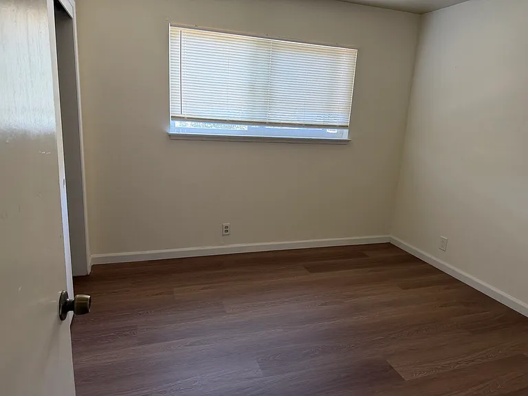 495 E William St — Photo 7