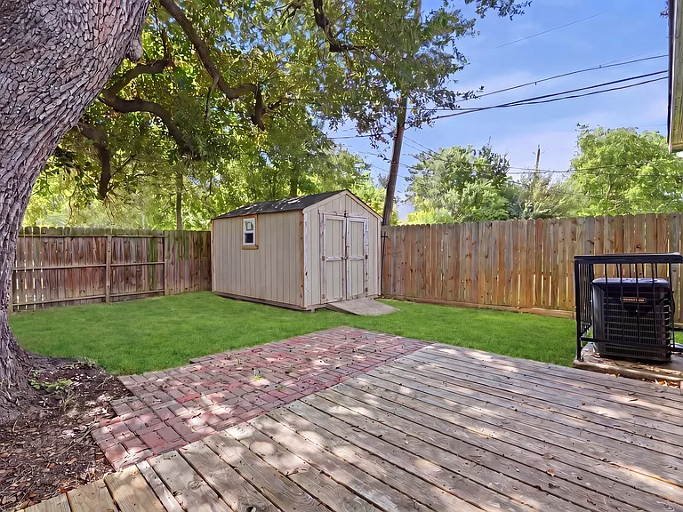 1010 Clinton Park St #B — Photo 17