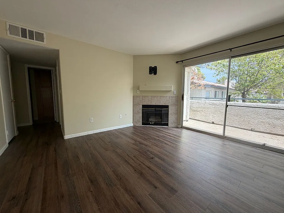 3079 Key Largo Dr #204