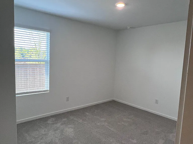 3927 Ontario Way — Photo 17