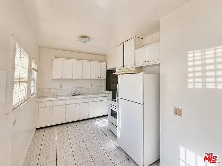 1188 W 37th Dr — Photo 5