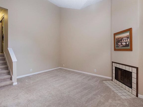 5th image of 453 Coyote Creek Cir
