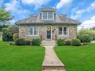 122 Aurora St, Lopatcong Twp., NJ 08865
