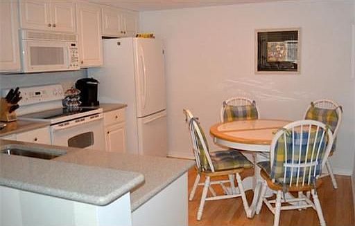 5th image of 38 Weatherly Dr