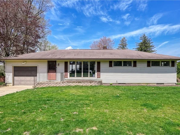 65 E Bellisle Dr, Akron, OH 44319