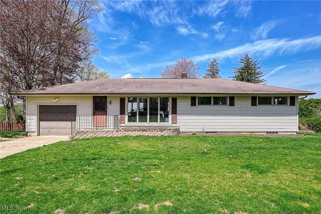 65 E Bellisle Dr photo 1